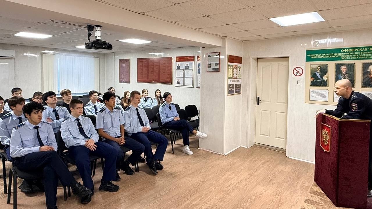 Сотрудники полиции рассказали ребятам о работе в полиции