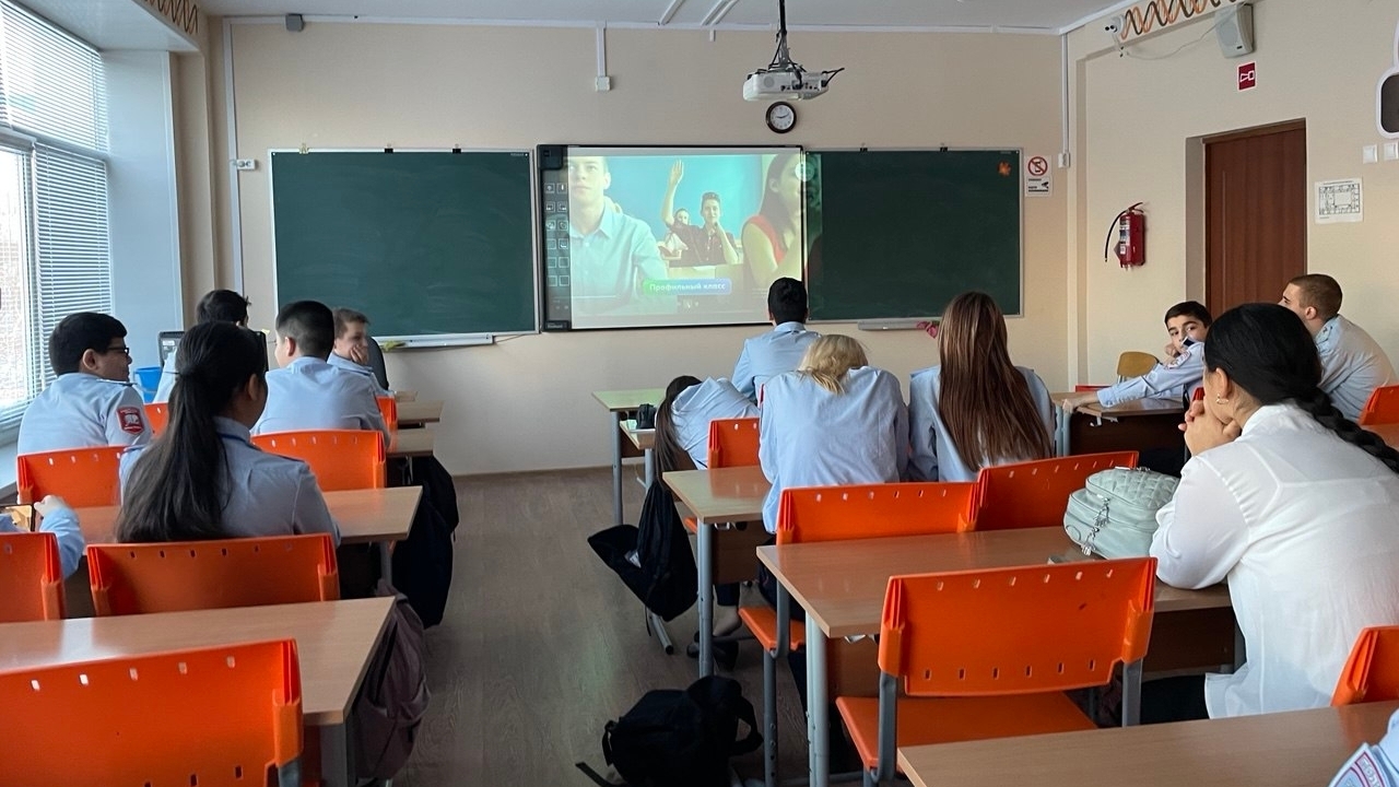 Тема сегодняшнего урока: «Россия умная: математика в действии»